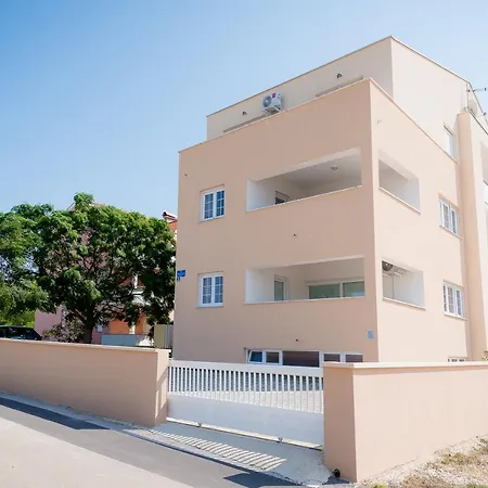 Sandrina Apartment Vrsi