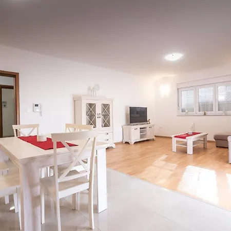Apartamento Sandrina *