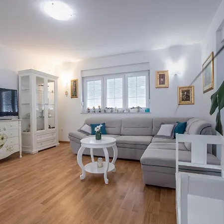 Apartament Sandrina Vrsi